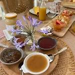 Severine D'hotes Bed & Breakfast Floing