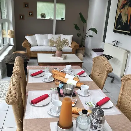 Severine D'hotes Panzió Floing