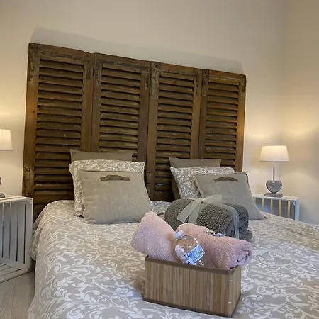 Severine D'hotes Bed & Breakfast Floing