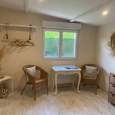 Severine D'hotes Bed & Breakfast Floing
